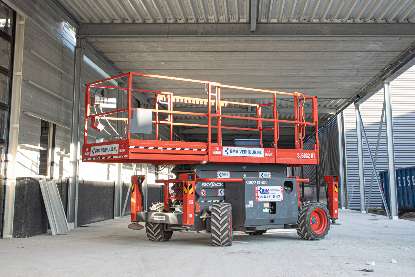 11,75 meter werkhoogte 180 cm breed op diesel met stempels