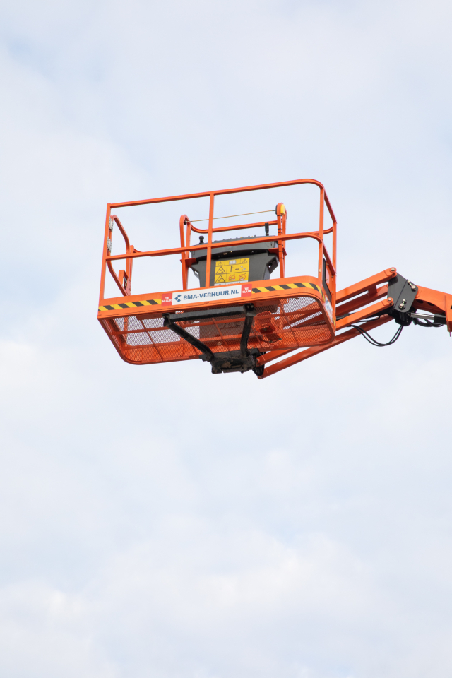 14 meter werkhoogte 150 cm breed op accu