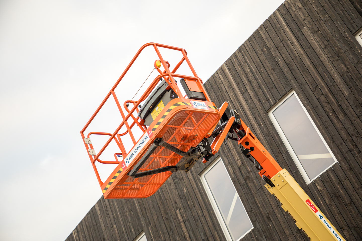 17 meter werkhoogte 200 cm breed op accu